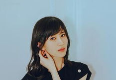 娱乐吃瓜酱娜娜摆摊日记原视频,揭秘网红日常,娱乐吃瓜酱的市井生活